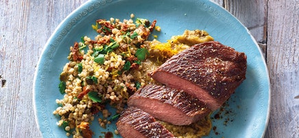 Steak auf Auberginencreme mit Buchweizen