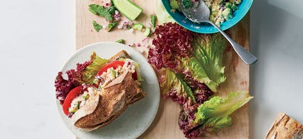 Sandwichs de saumon, concombre et menthe
