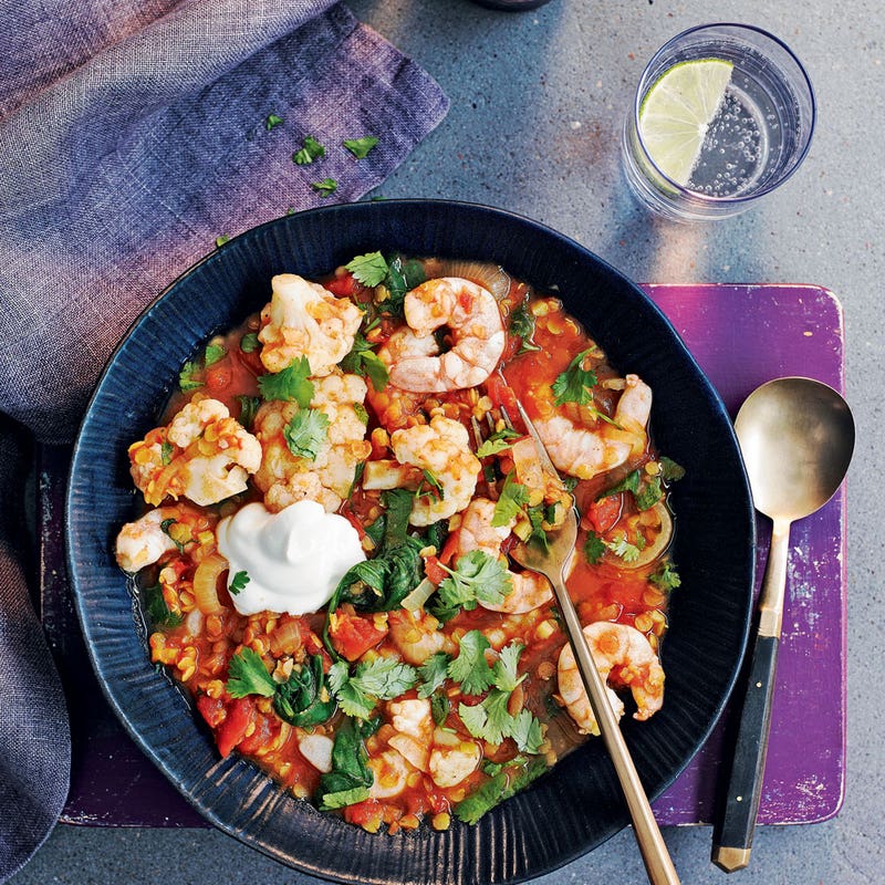 Curry de crevettes, lentilles corail et chou-fleur