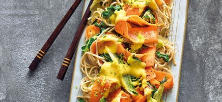 Sobanudeln mit Mango-Ingwer-Sauce