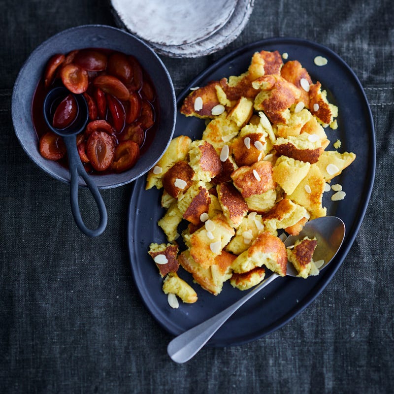 Kaiserschmarren mit Pflaumenkompott