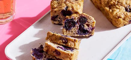 Pain de déjeuner aux bleuets, à la banane et au gruau
