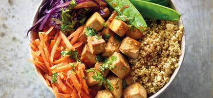 Bowl quinoa-tofu sauce asiatique