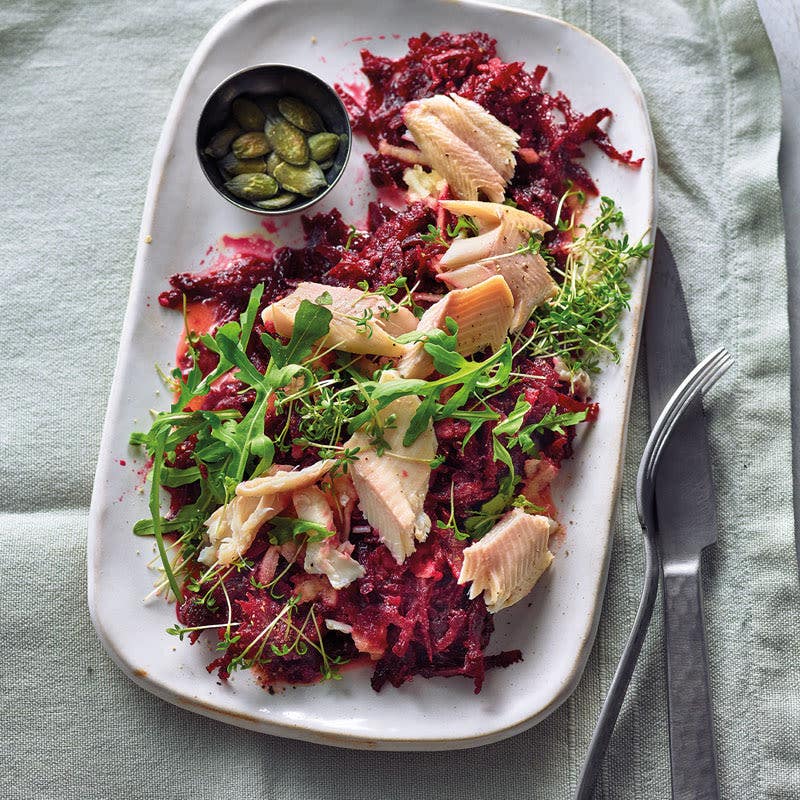 Randen-Salat mit Räucherforelle