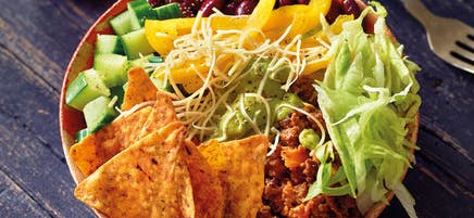 Mexikanische Taco-Bowl mit Avocadodressing