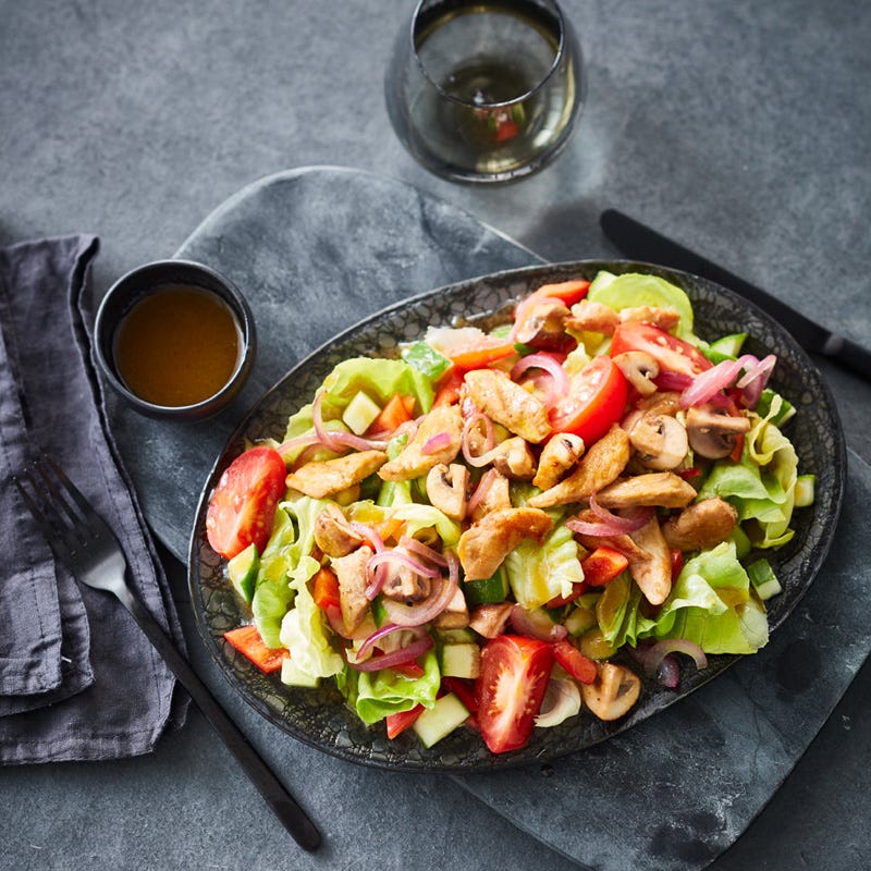 Gemischter Salat mit Hähnchen