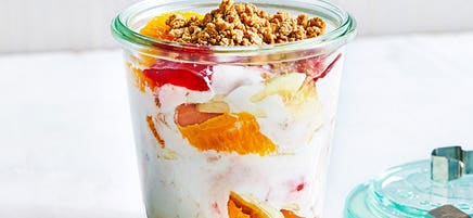 Fruit and yoghurt breakfast jars