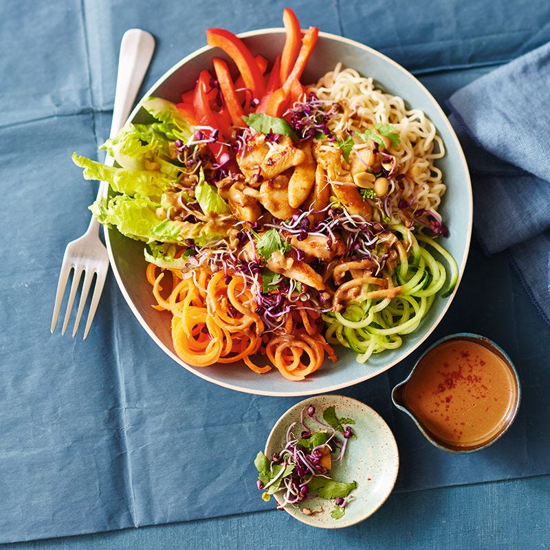 Foto van Aziatische bowl met pindadressing door WW