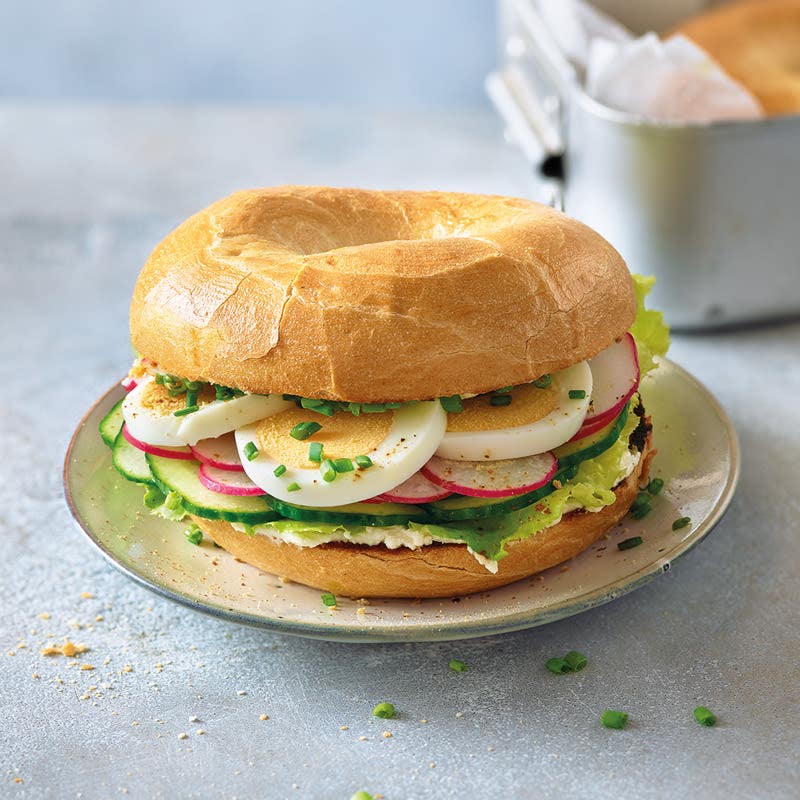 Gemüse-Ei-Bagel