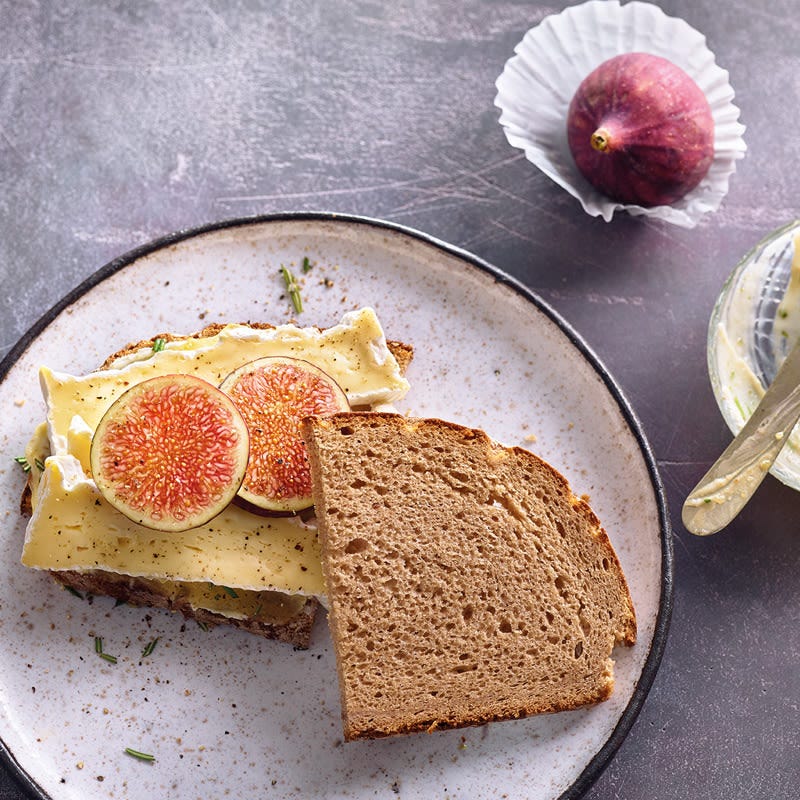 Camembert-Feigen-Brot