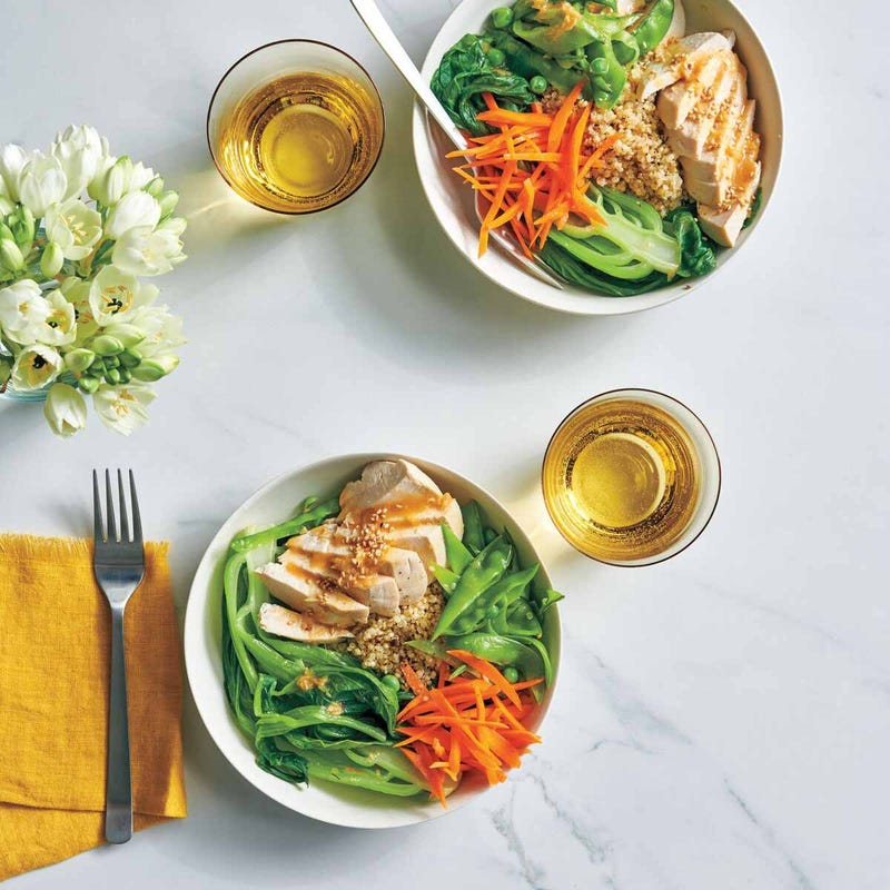 Photo de Bols de poulet et pak-choï à la vinaigrette sésame et gingembre par WW