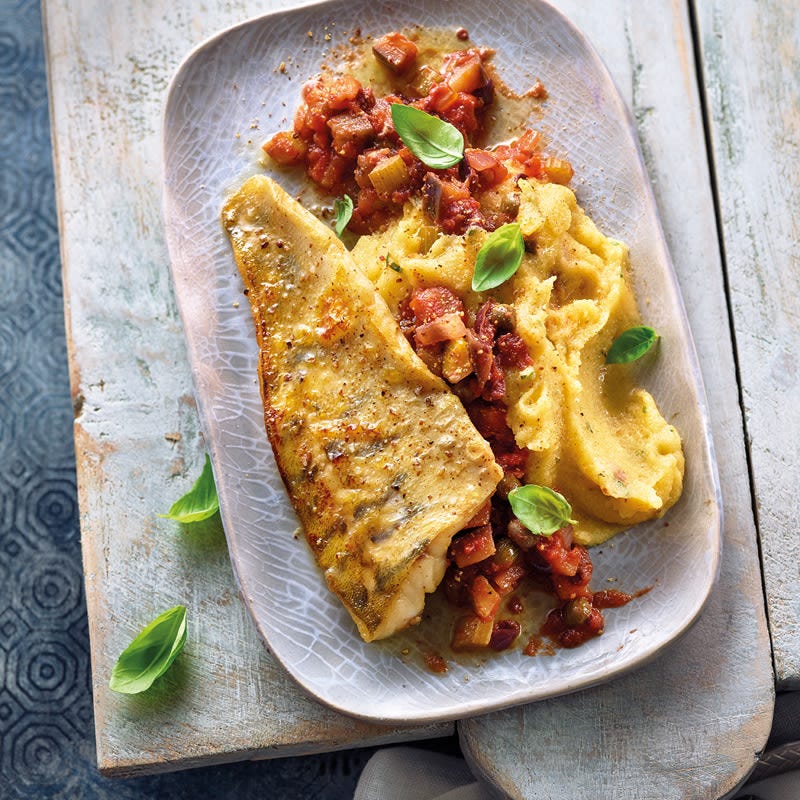 Polenta mit Caponata und Zander