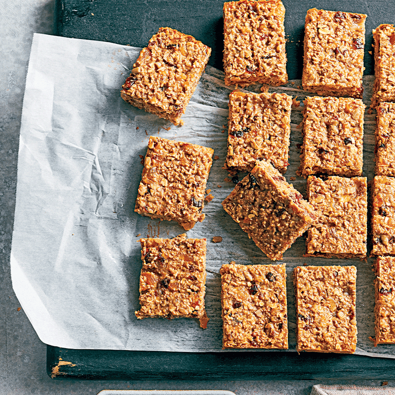 Fruit and grain snack bars
