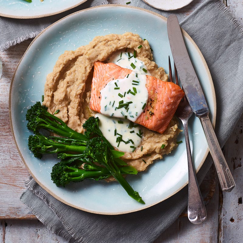 Photo of Salmon with white bean mash & a creamy lemon sauce by WW