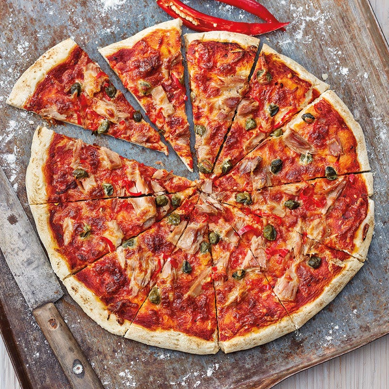 Rauchig-scharfe Thunfischpizza