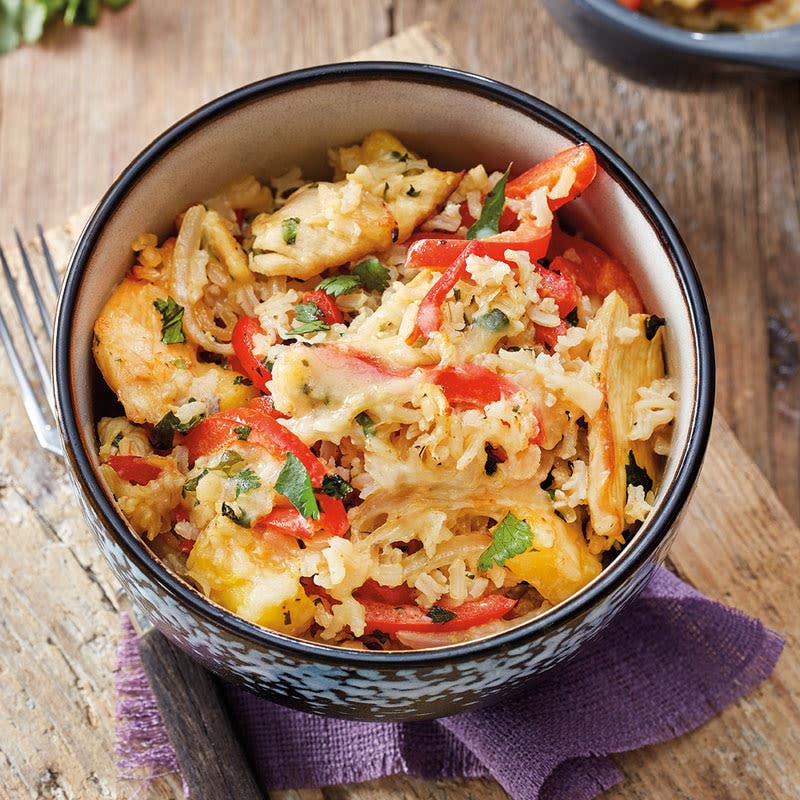 Fruchtiger Poulet-Curry-Auflauf mit Reis