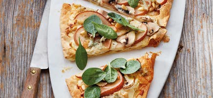 Flammekueche aux poires, gorgonzola et épinards