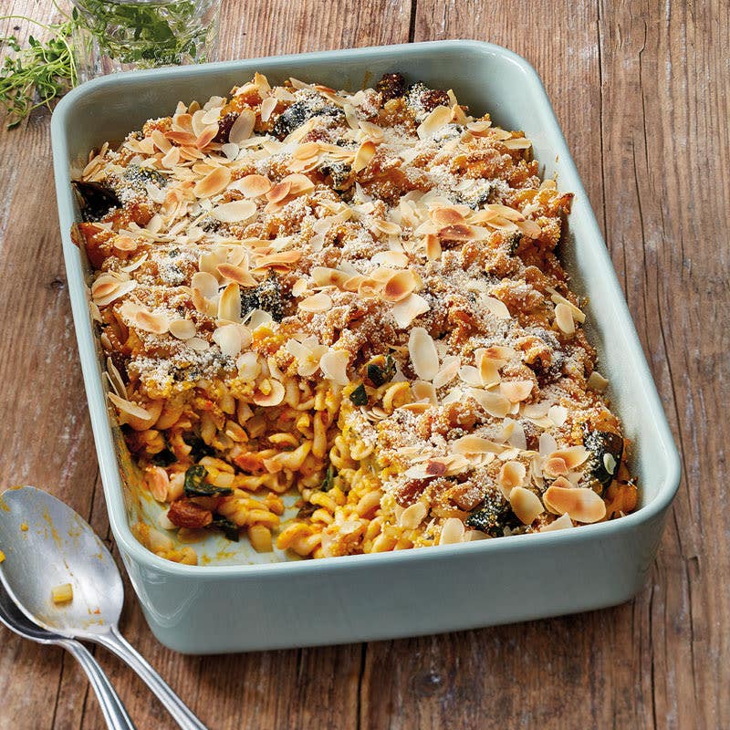 Nudelgratin mit cremiger Kürbissauce