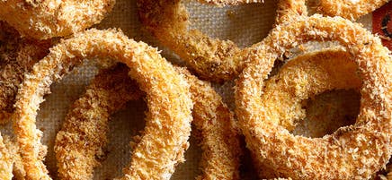 Southern-Style Onion Rings with Chili-Garlic Dipping Sauce