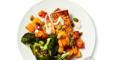 Tofu, brocoli et courge butternut à la sauce tahini crémeuse
