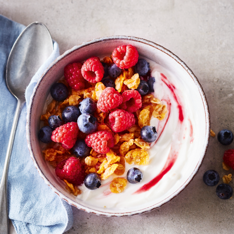 Foto van Ontbijtbowl met rood fruit door WW