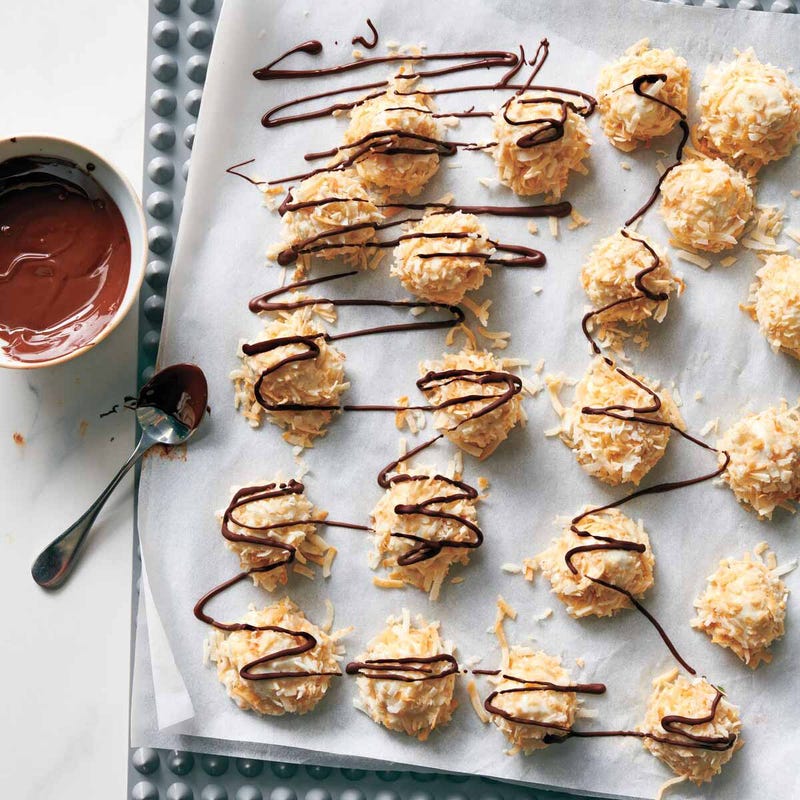 Photo of Coconut–chocolate bonbons by WW