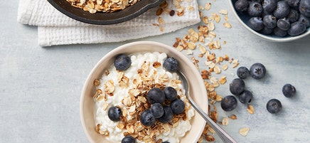 Cottage cheese med rostade havregryn