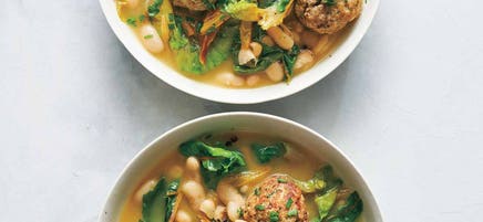 Soupe aux boulettes de dinde et à la scarole