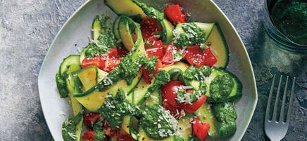 Rubans de courgettes et pesto aux herbes