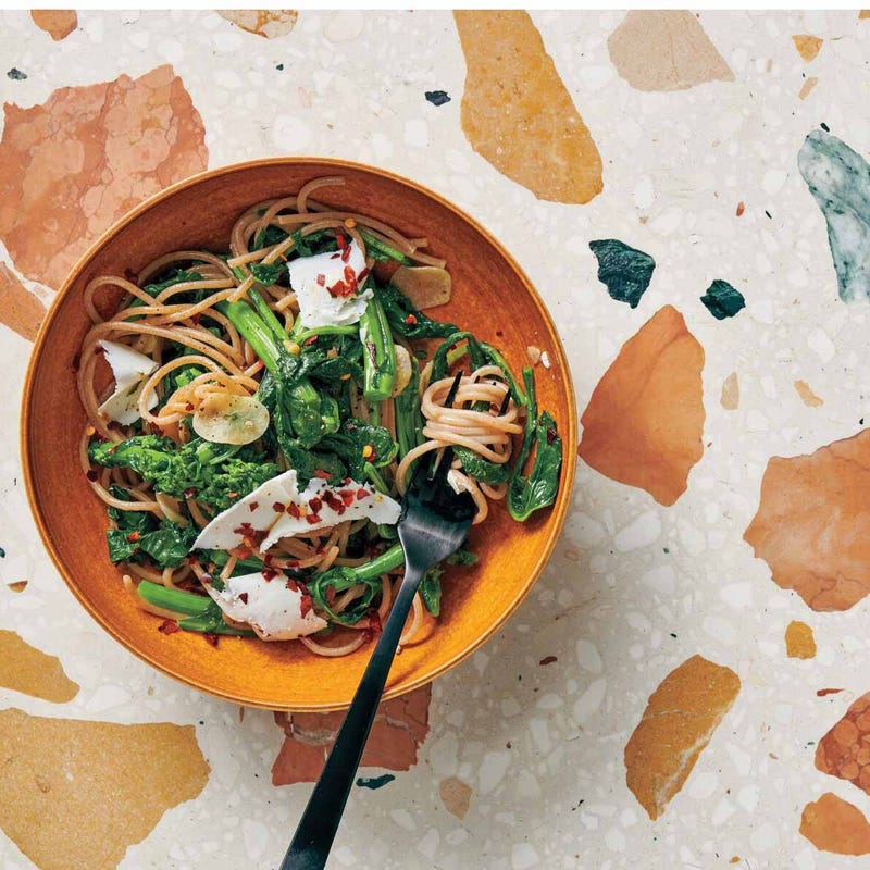 Photo of Spelt spaghetti with broccoli rabe by WW