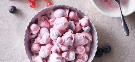 Frozen yoghurt met rood fruit