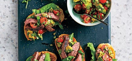 Biffmackor med avokadosalsa