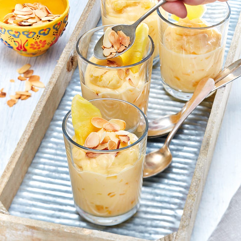 Ananascreme mit Mandeln
