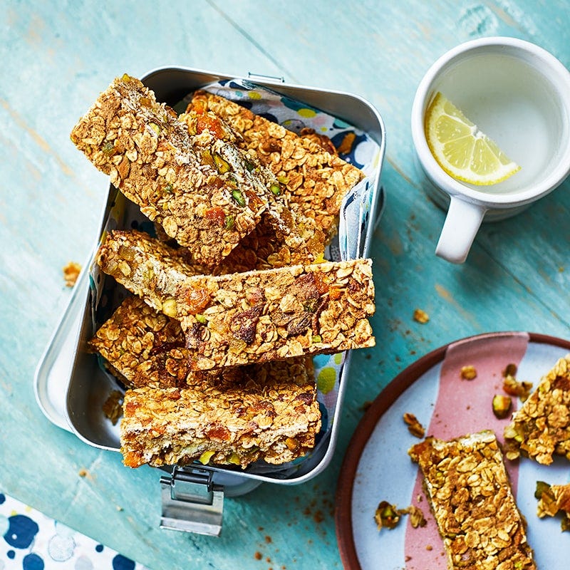 Apricot and pistachio breakfast bars