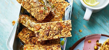 Apricot and pistachio breakfast bars