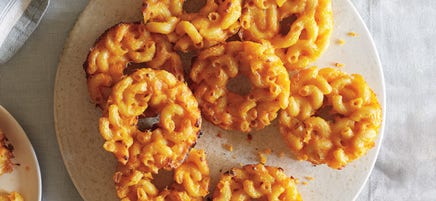 Beignes à saveur de macaroni au fromage