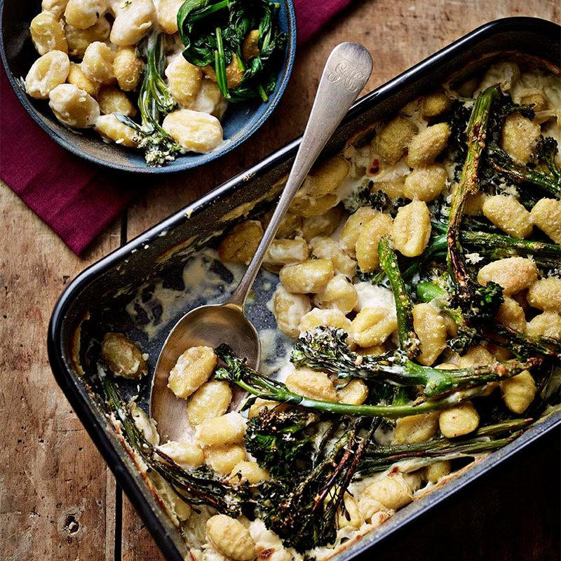Creamy broccoli gnocchi bake