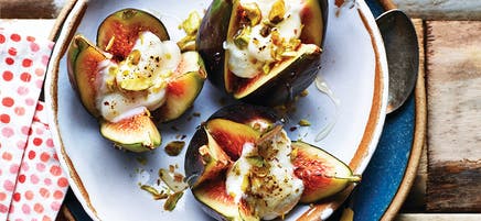 Baked figs with ricotta & pistachios