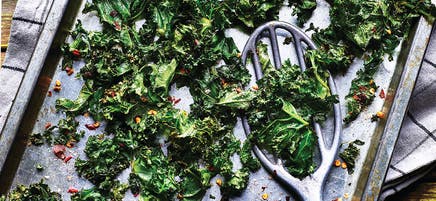 Chilli-spiced kale crisps