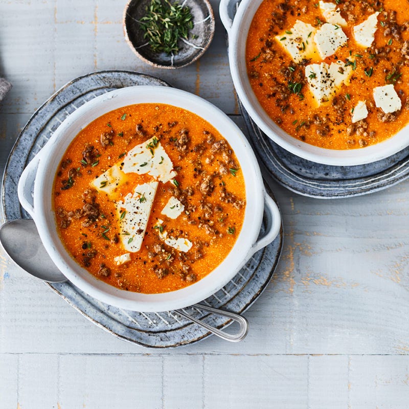 Peperonisuppe mit Hack und Feta