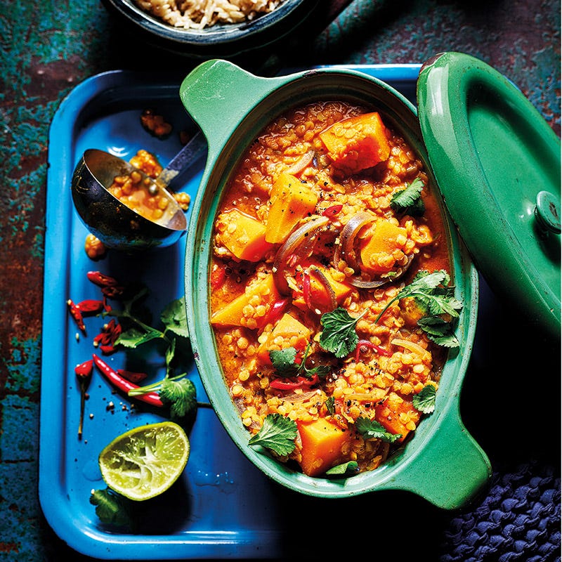 Kürbisdal mit roten Linsen