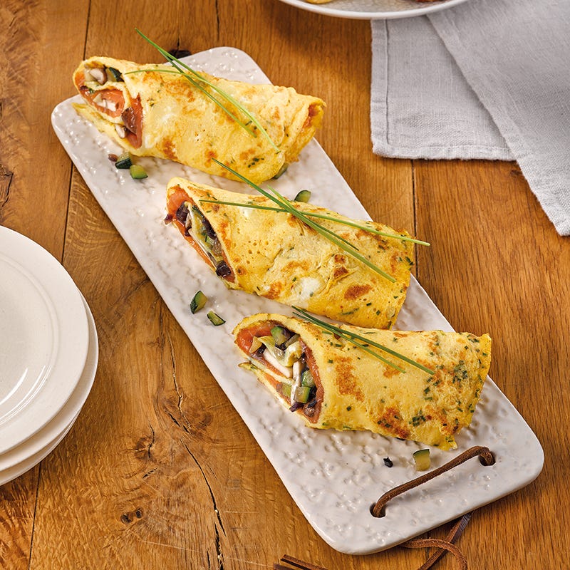 Omeletteröllchen mit Lachs