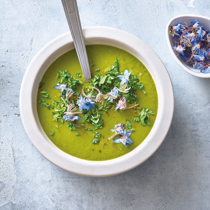 Gartenkräutersuppe mit Hafermilch