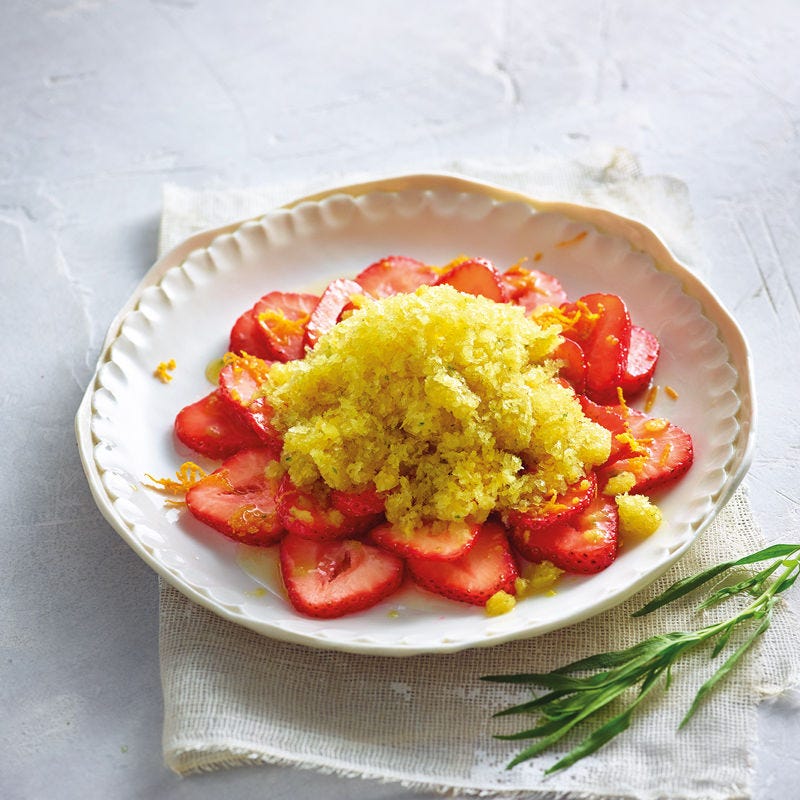 Estragon-Granité mit marinierten Erdbeeren