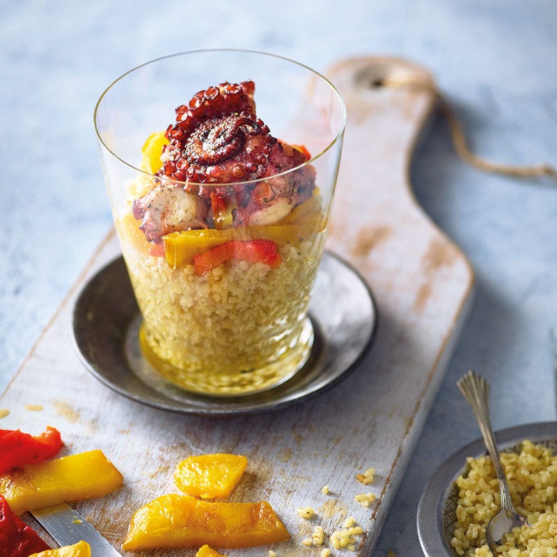 Oktopussalat im Glas mit Bulgur