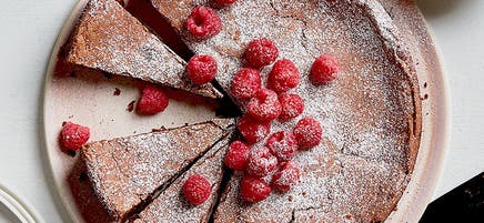 Flourless chocolate cake