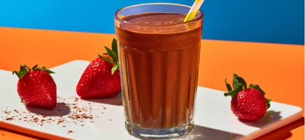 Boisson fouettée protéinée au chocolat et à fraise