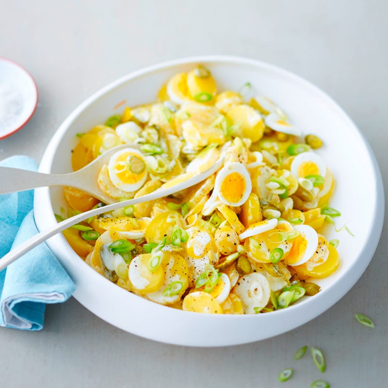 Kartoffelsalat mit Gurke und Ei