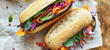 Banh mi med grillad aubergine