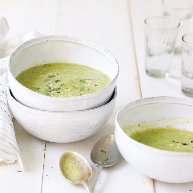 Photo de Soupe crémeuse à la courgette et à l'estragon de Daphne Oz par WW